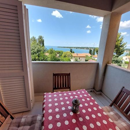 Apartments Henc Novigrad  Ngoại thất bức ảnh