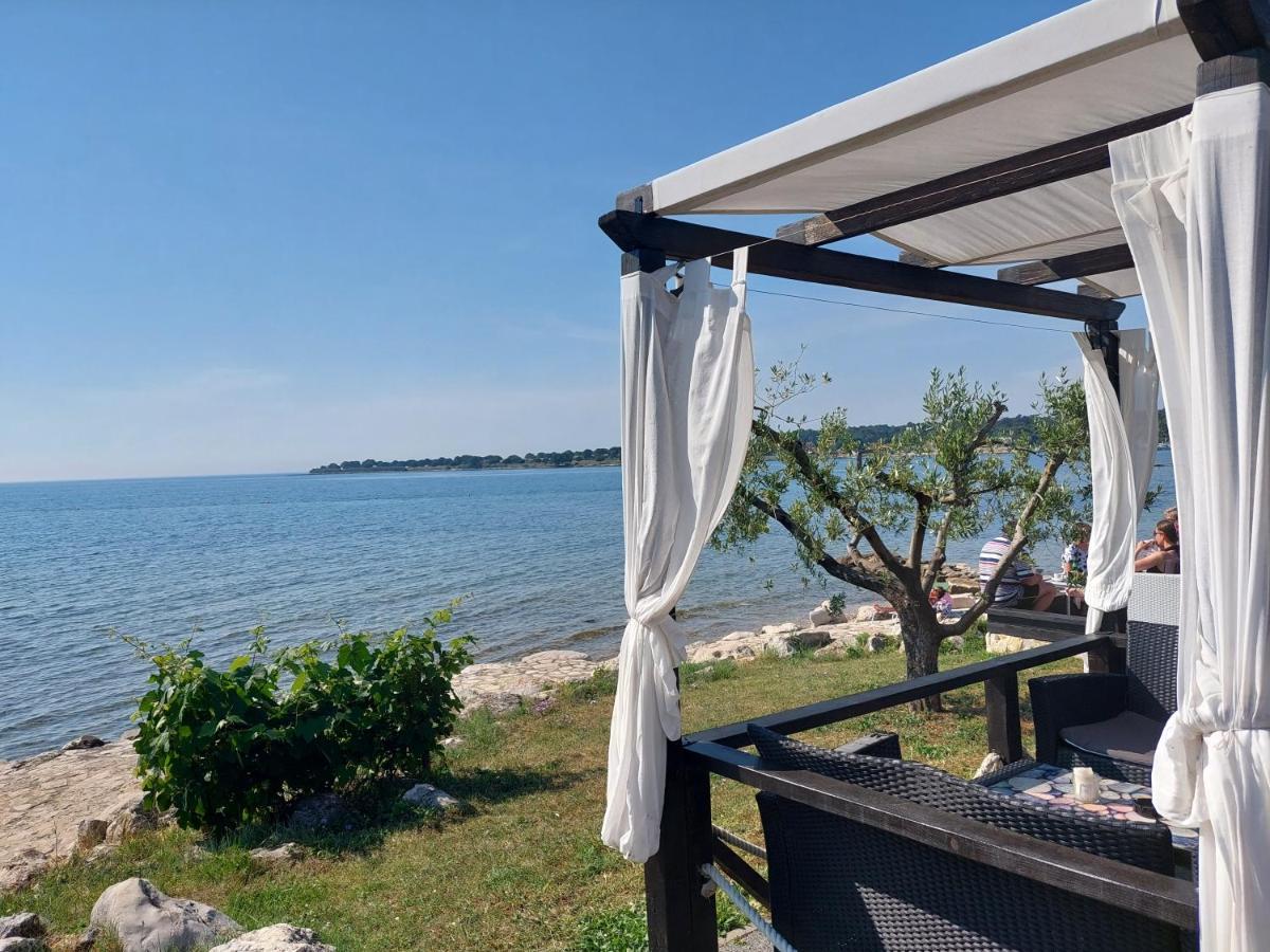 Apartments Henc Novigrad  Ngoại thất bức ảnh